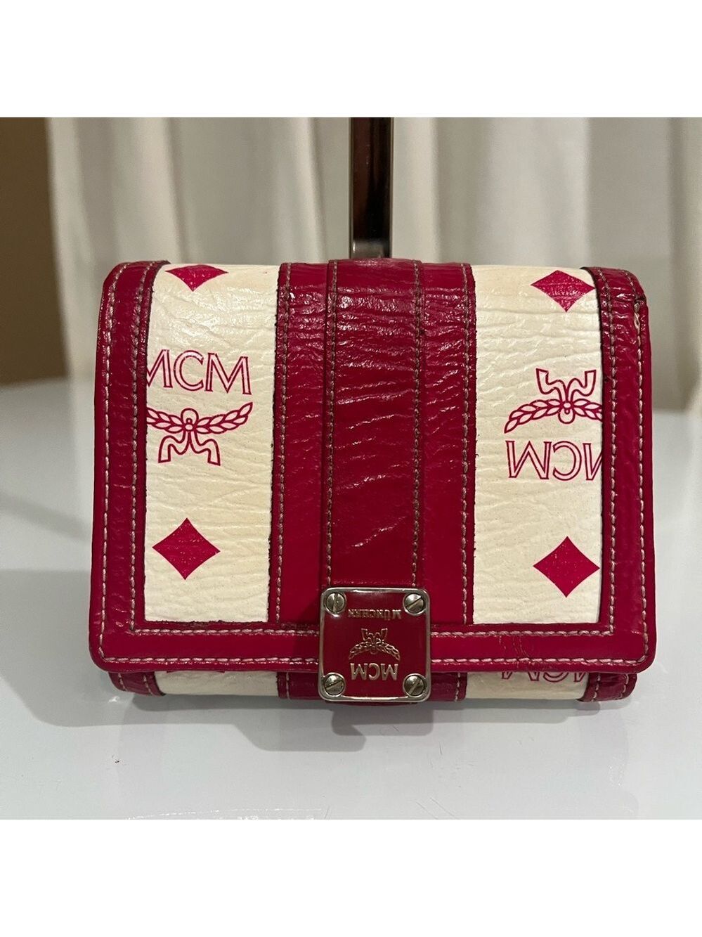 MCM WHITE VISETOS AND DARK PINK SMALL TRIFOLD WALLET